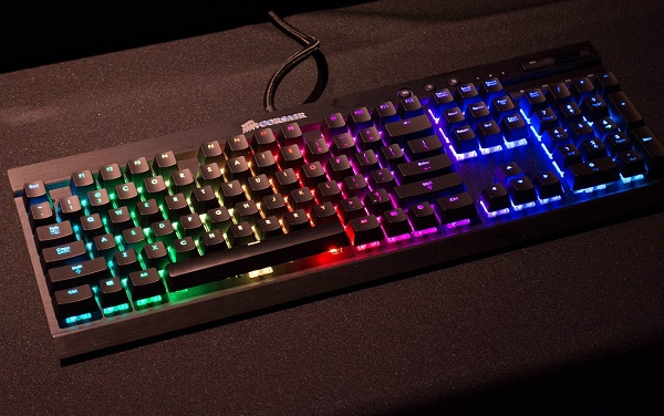 Corsair-K70-RGB-2