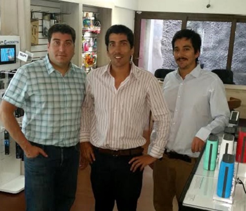 Los hermanos Camilo, Fernando y Francisco Muñiz creadores de ebest.