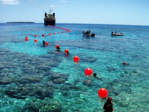 Apollo y Alcatel Lucent conectan a Francia y EEUU con capacidad de transmisión de 7,2 Tbit/s Apollo y Alcatel Lucent conectan a Francia y EEUU