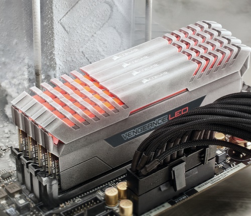 Corsair anuncia sus memorias DDR4 Vengeance LED