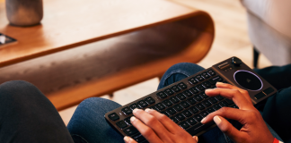 CORSAIR estrena su teclado K83 Wireless Entertainment