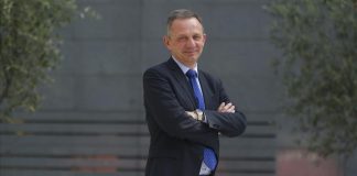 HP designa a Enrique Lores como su nuevo CEO