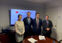 TCL y Radio Victoria establecen un joint venture en Chile