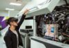 HP lanza el primer servicio de realidad mixta para la impresión industrial