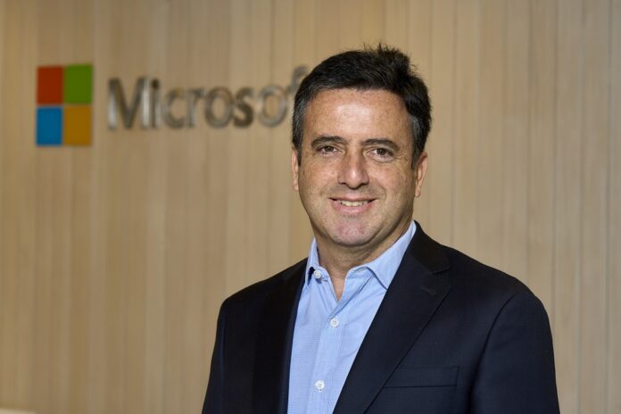 Rodrigo Ready, director para pequeñas, medianas empresas y corporaciones de Microsoft Chile