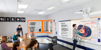 Epson: Ventajas del proyector interactivo en las salas de clases
