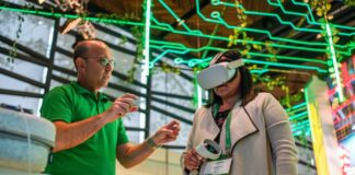 Schneider Electric abre las puertas de sus fábricas en Francia y España en un encuentro de Innovación y energía sustentable