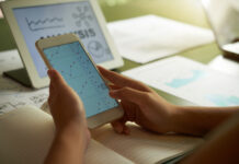 Cómo los siete mil millones de smartphones que hay en el mundo podrían afectar la sostenibilidad de los centros de datos