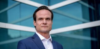 Aumentar la eficiencia energética de los data centers Carlos Oviedo Risi, Country Manager de IFX para Chile.