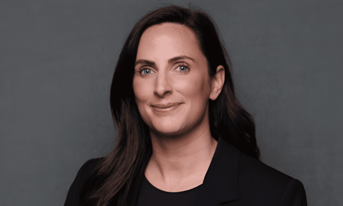 Amanda Adams, de CrowdStrike.
