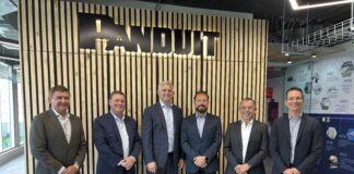 Panduit inaugura sus nuevas oficinas en Chile Gustavo Cardenas, Gerente de Cuentas Chile; Marc Naese, Chief Commercial Officer; Tom Kelly, Senior Vice President Business Units; Fabio Henrique, Director Regional para RoLatam; Carlos Arochi, Director de Latinoamérica; y Deiber Zambrano Márquez, Business Manager Sur para RoLatam, de Panduit.