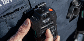 Motorola Solutions lanza SVX y Assist, un dispositivo integrado para la seguridad pública Motorola Solutions