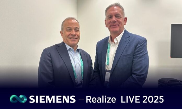 Robert (Bob) Jones, Chief Revenue Officer, y Tony Hemmelgarn, President & CEO, en Siemens Digital Industries Software