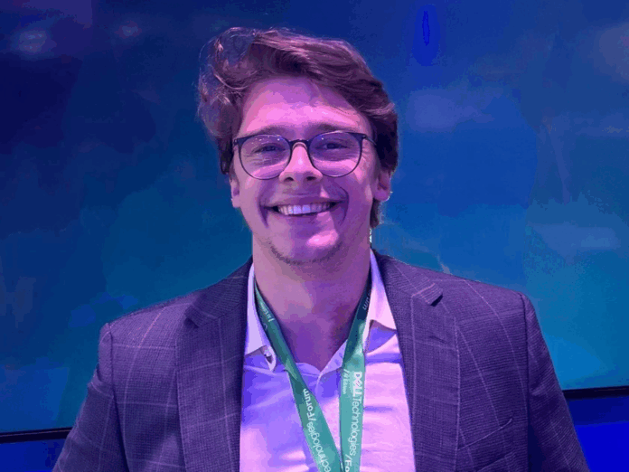 Leonardo Seben, Responsable de Canonical para Sudamérica y el Caribe. Leonardo Seben, Responsable de Canonical para Sudamérica y el Caribe.