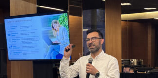 ASUS presentó sus nuevas computadoras con IA para potenciar el mercado corporativo en Chile Oscar Pino, de Asus.