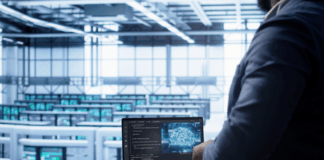 Mantenimiento impulsado por IA: la clave para la eficiencia, la resiliencia y la sostenibilidad en los centros de datos Schneider Electric - Mantenimiento impulsado por IA la clave para la eficiencia 2