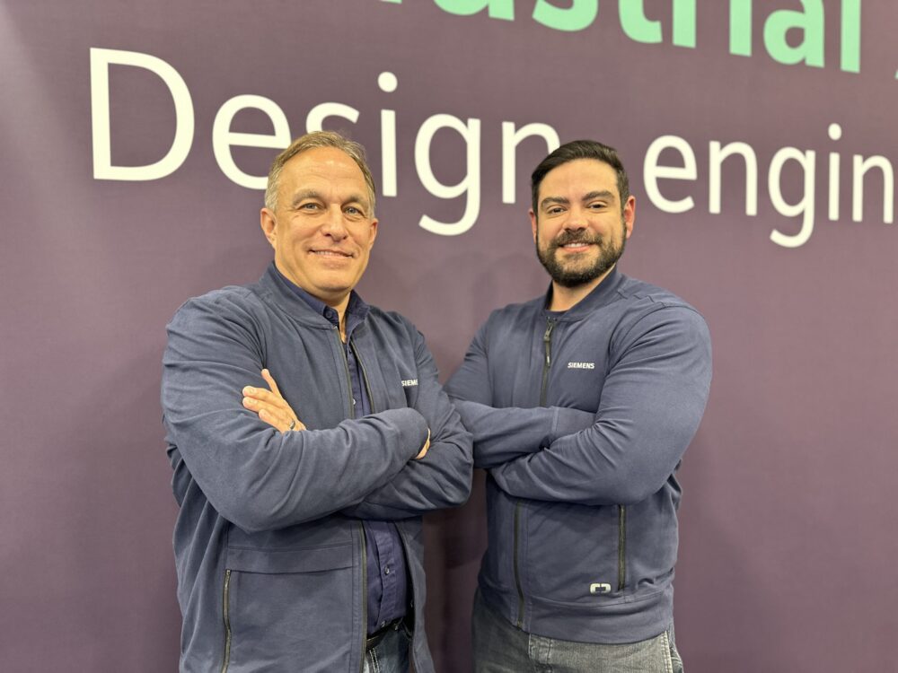 John Nixon y Tiago Ribeiro, de Siemens. John Nixon y Tiago Ribeiro, de Siemens.