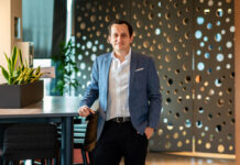 Luis Santamaría, de Schneider Electric: “Son los partners quienes adaptan los estándares de los hiperescalares a las realidades locales”