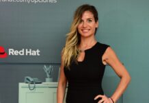 Cómo liderar la transición a la IA agéntica en el sector corporativo Victoria Martínez, Gerente de plataformas de IA para Latinoamérica en Red Hat.