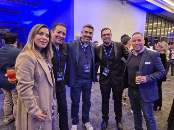 Licencias OnLine conmemor&oacute; 20 a&ntilde;os de exitosa trayectoria en Chile junto a sus invitados.