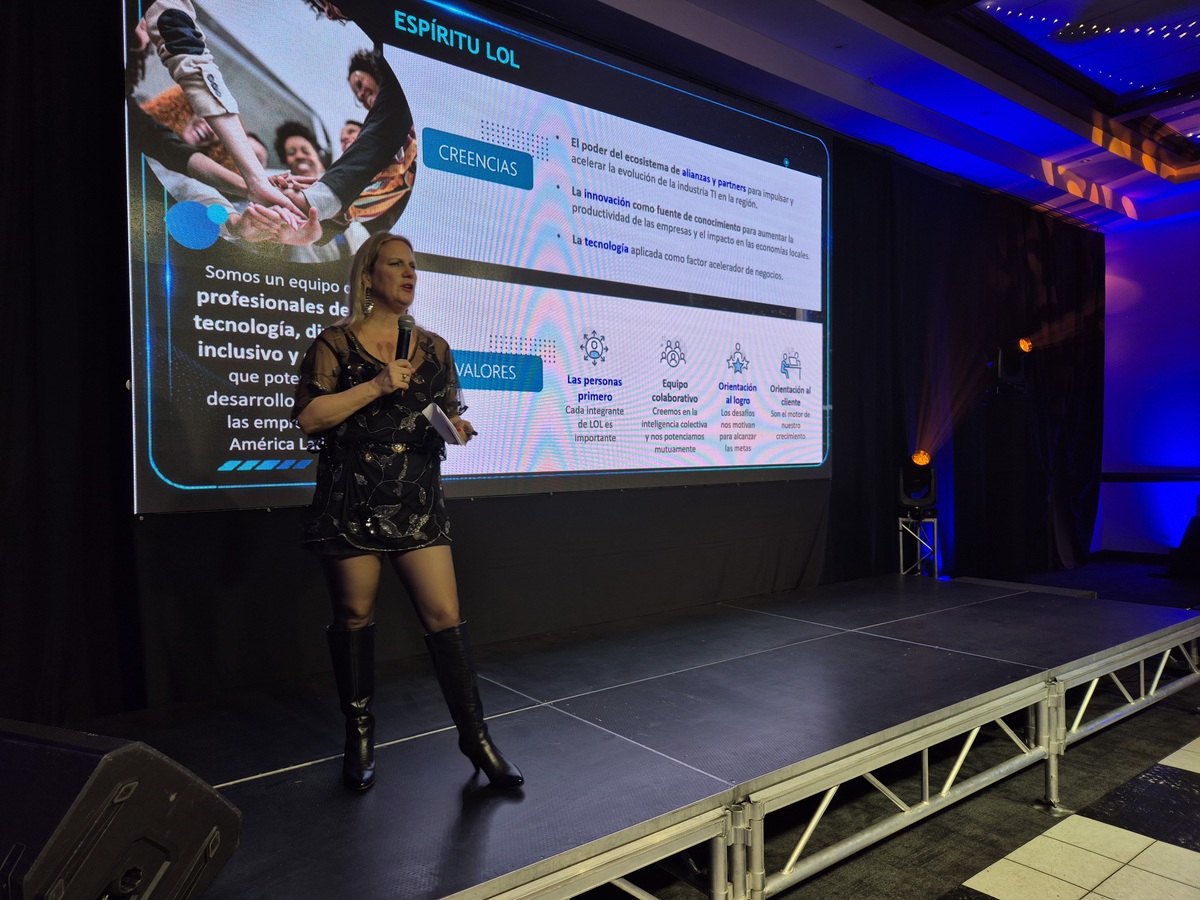 Presentación de la Territory Manager de LOL en Chile, Marcia Etulain.
