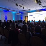 Presentaciones durante el evento de AWS.