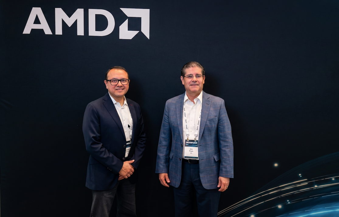 Hiram Monroy, Commercial Manager Spanish Latin America, y José Morales, Director, System Channel SMB Spanish Latin America, de AMD. Hiram Monroy, Commercial Manager Spanish Latin America, y José Morales, Director, System Channel SMB Spanish Latin America, de AMD.